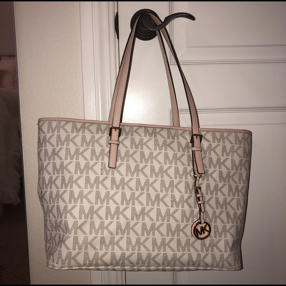 like new vanilla Micheal Kors tote bag